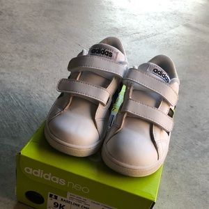 Kids Adidas 9K